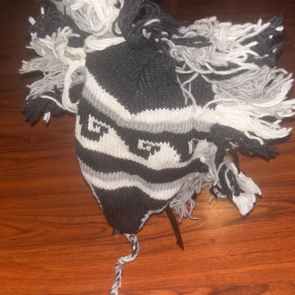 VTG City Winter USA Peruvian Knit Chullo Hat Fringe Mohawk Braided TasselsWool